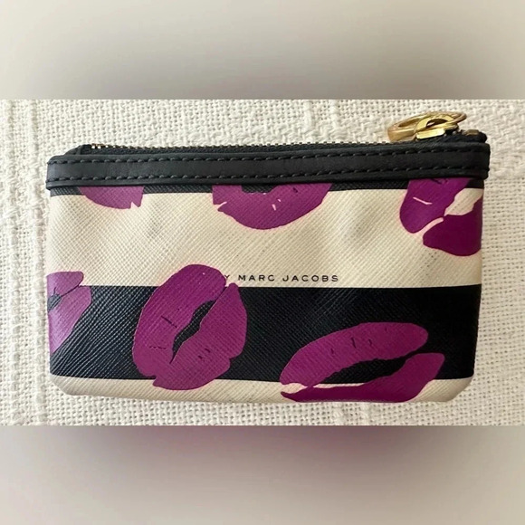 Marc Jacobs Easy Lips Coin Purse - Picture 1 of 5